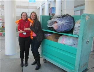Mom It Forward gives back!